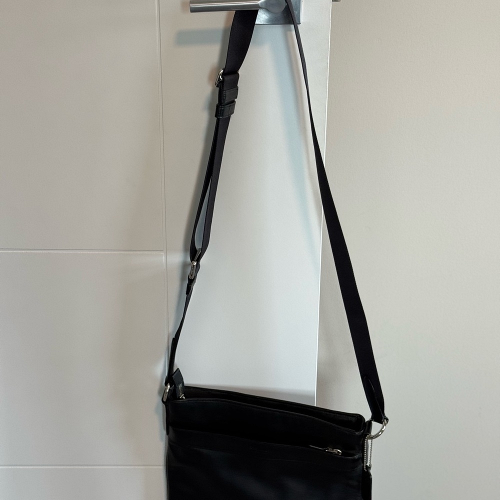 Coach Charles Leather Messenger Bag in Calf Black - Picture 2 of 5